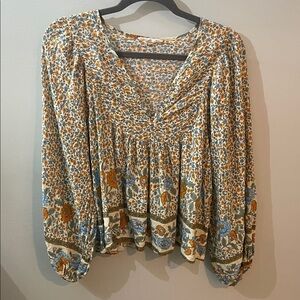 Solitaire boho balloon sleeve button neck medium loose fit gold blue floral top